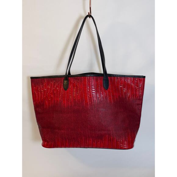Miche Vegan Leather Tote Bag - In Vibrant Red - Embossed Croc Pattern - Picture 4 of 11